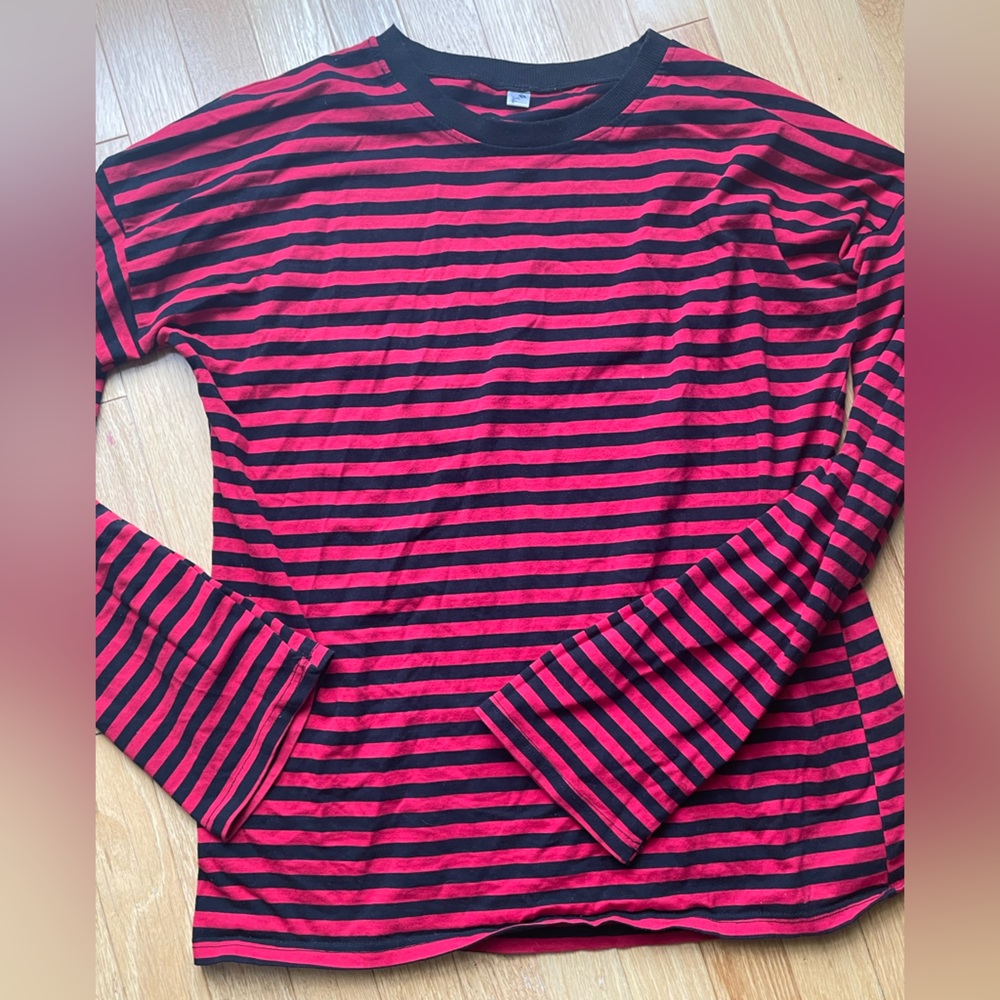Oversized Striped Red and Black Long-Sleeve Tee